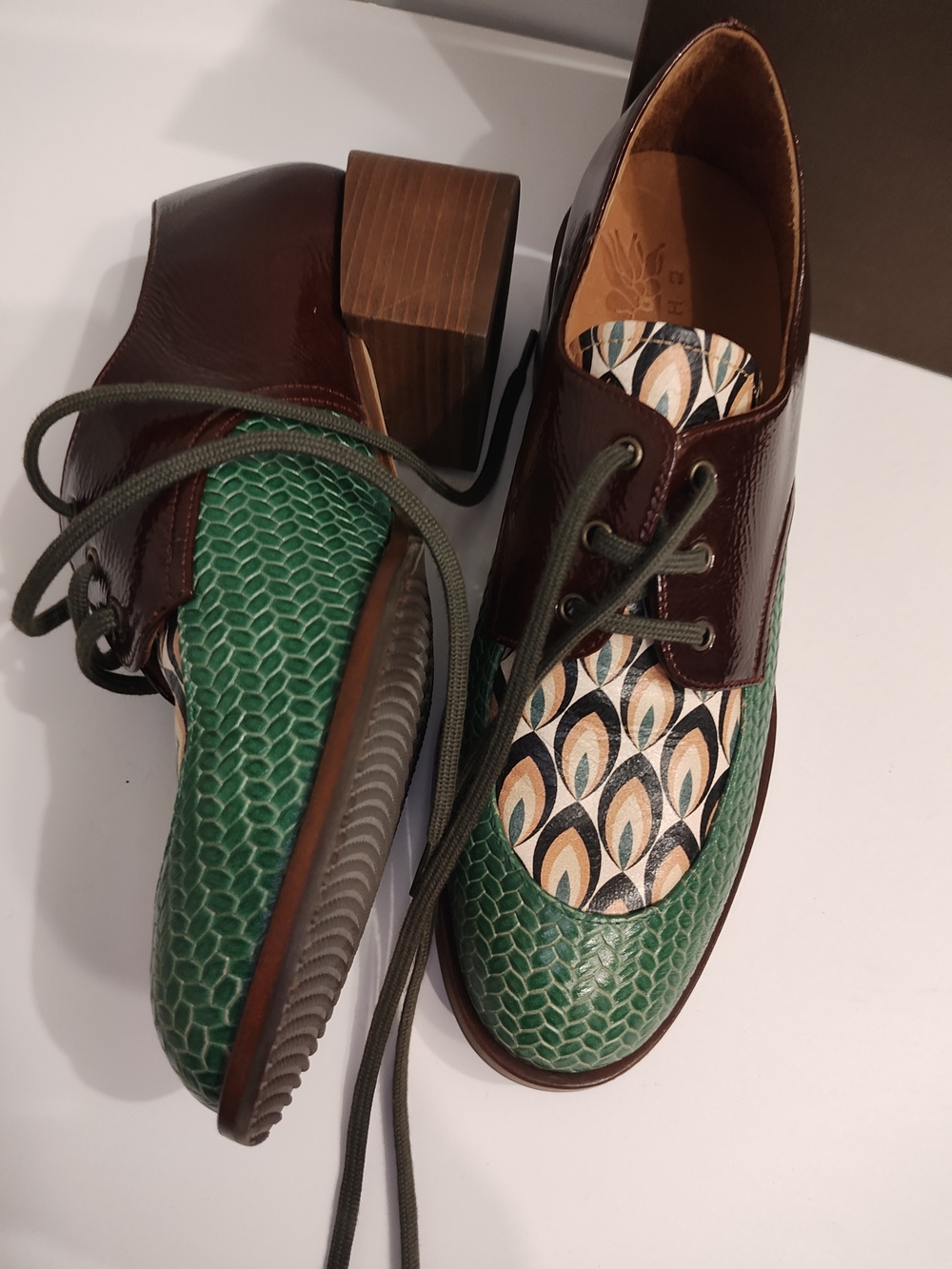Chie Mihara Green Brown Patterned Leather Lace-Up Oxfords - Picture 2 of 14